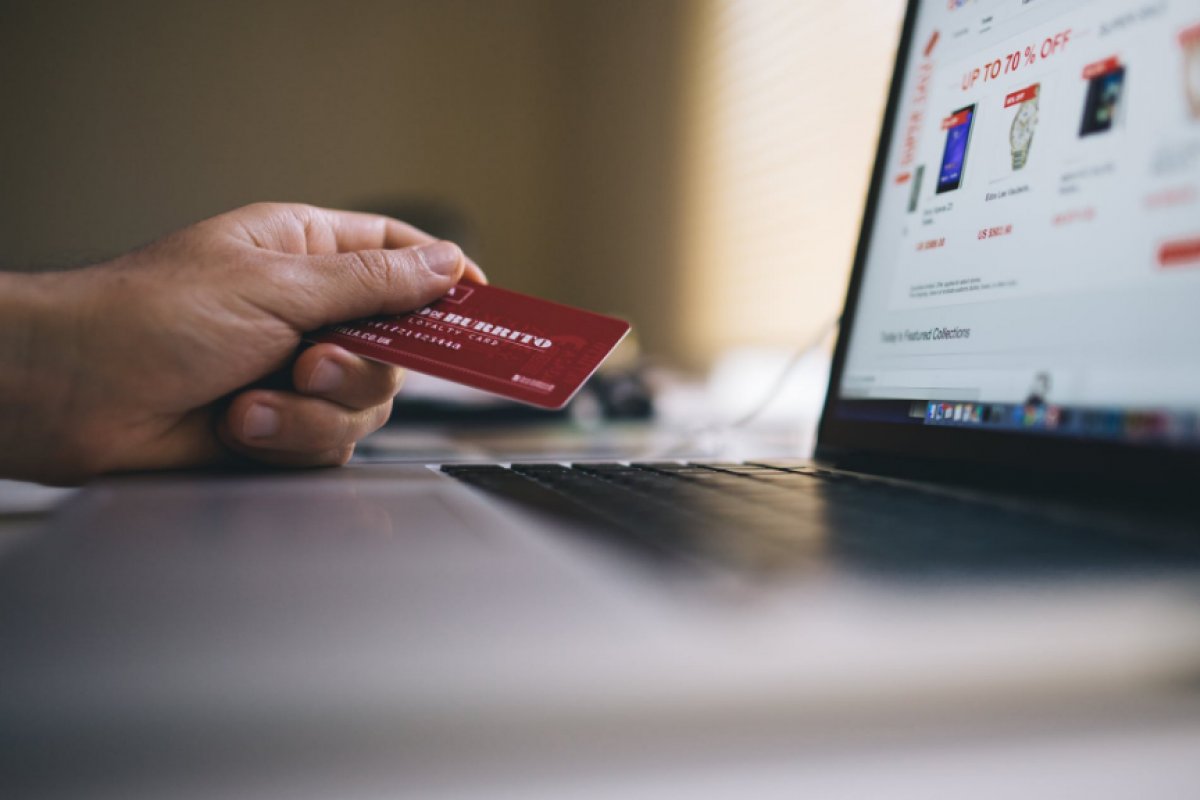 Vendas na Black Friday movimentam R$ 4 bilhões na internet