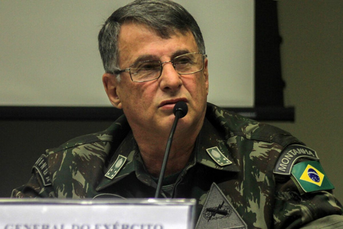 General Pujol sofre acidente e passará por cirurgia