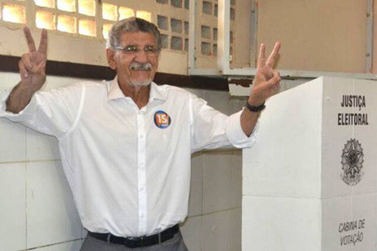 Herzem Gusmão é reeleito prefeito de Vitória da Conquista