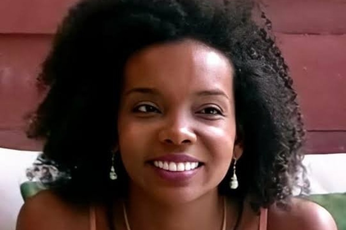 Thelma Assis testa positivo para a Covid-19