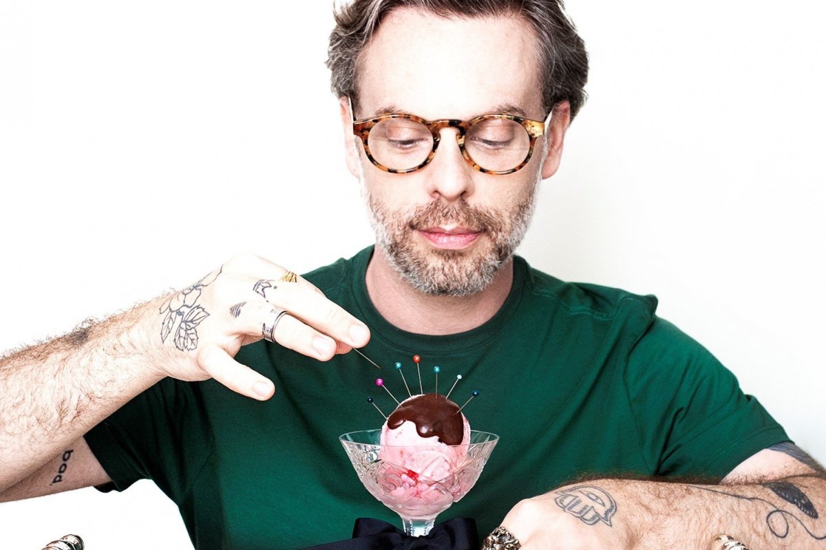 Sem festas por causa da pandemia, estilista decide abrir uma sorveteria