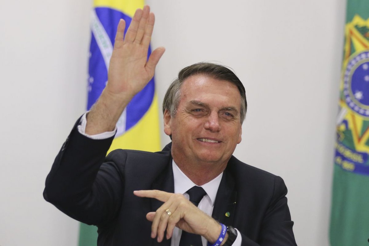 Bolsonaro sinaliza redução no Imposto de Renda em 2020