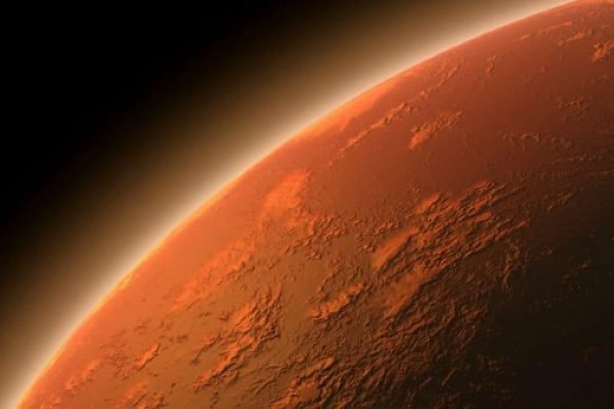 Em entrevista, Médico inglês diz que é o dono do planeta Marte