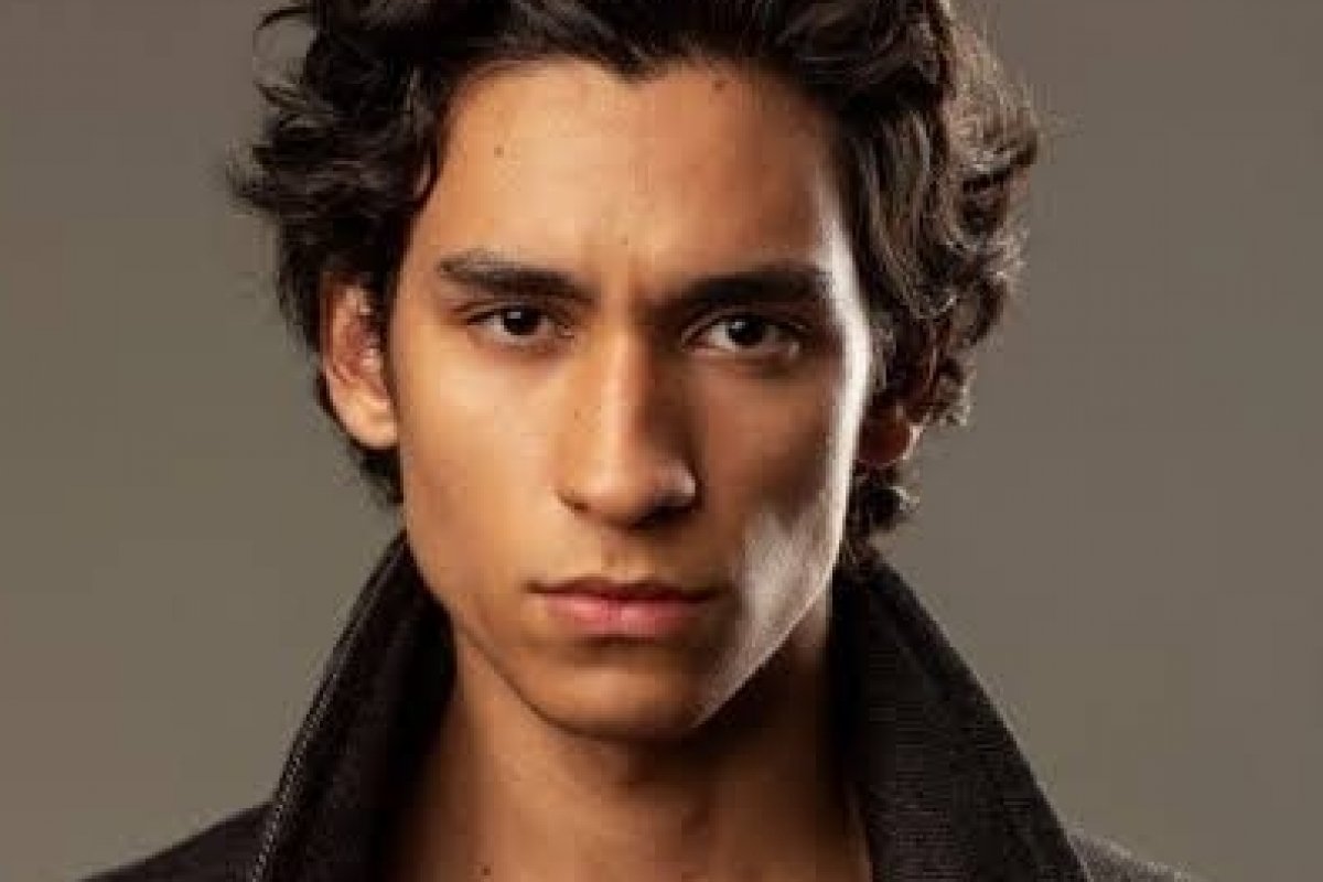 Namorado de Gisele Fraga, Atthos Marques, se prepara para a final do Mister Brasil 2020