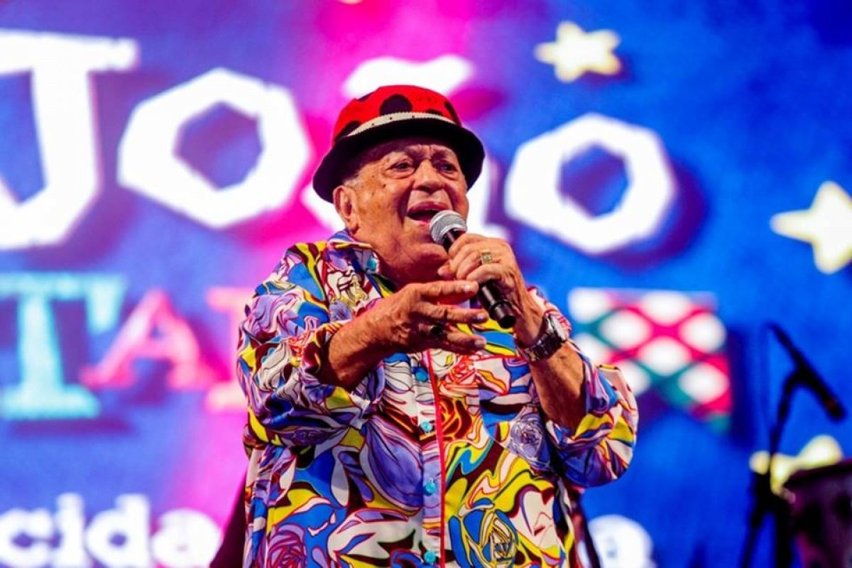 Aos 89 anos, Genival Lacerda é internado na UTI com Covid-19 e respira com ajuda de aparelhos