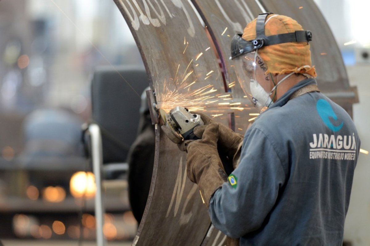 FGV aponta que recuperação dos setores da economia é desigual a nível pré-pandemia