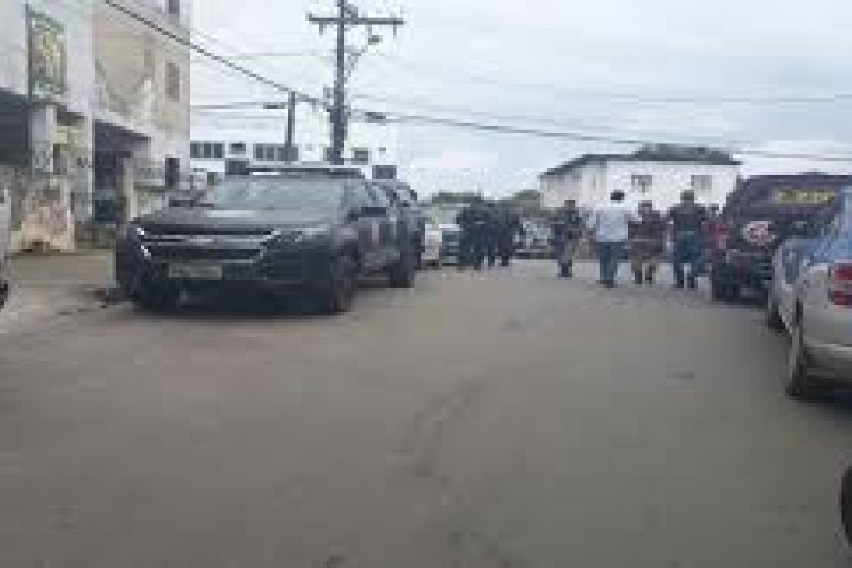 Três suspeitos são mortos em troca de tiros com a polícia no bairro da Palestina, em Salvador