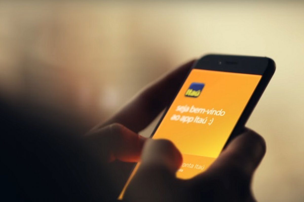 Itaú é acusado de oferta enganosa e cobrança abusiva contra consumidores