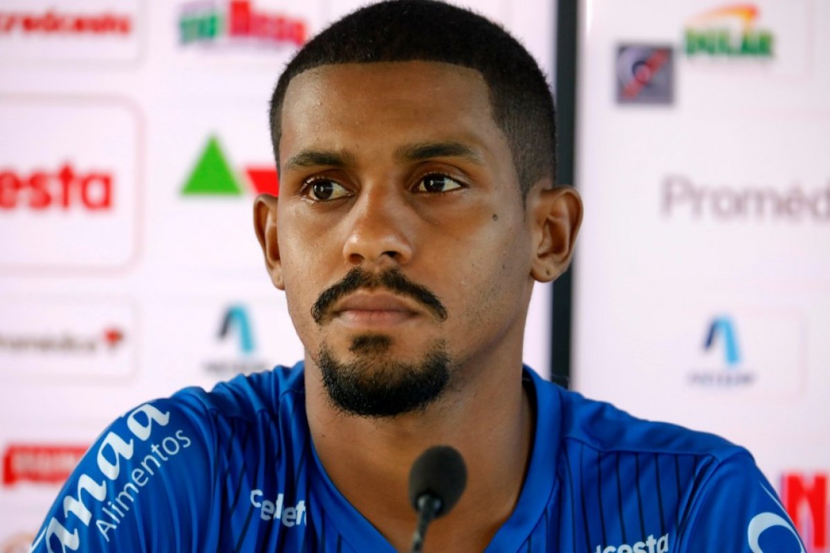 Em coletiva, volante do Bahia celebra chance e classificação na Sul-Americana