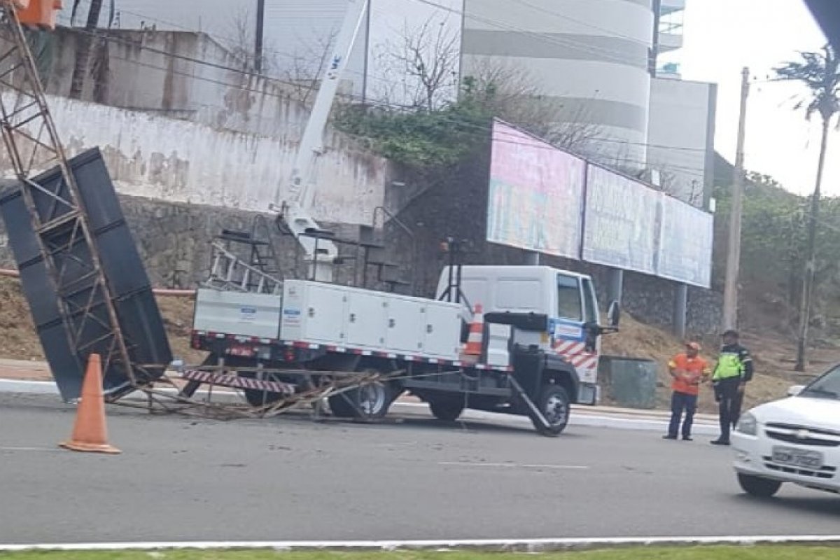 Avenida Pinto de Aguiar é liberada, após manutenção