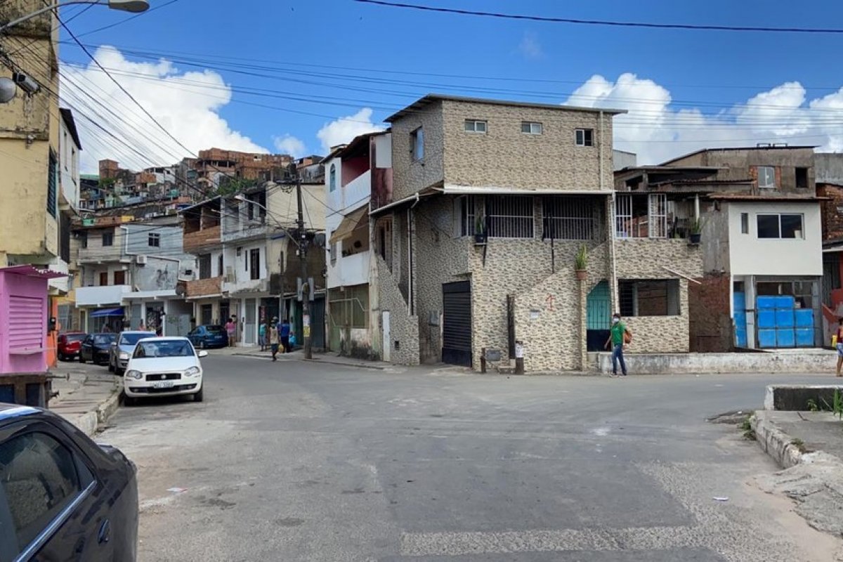 Moradores relatam tiroteio no bairro do Bom Juá, em Salvador