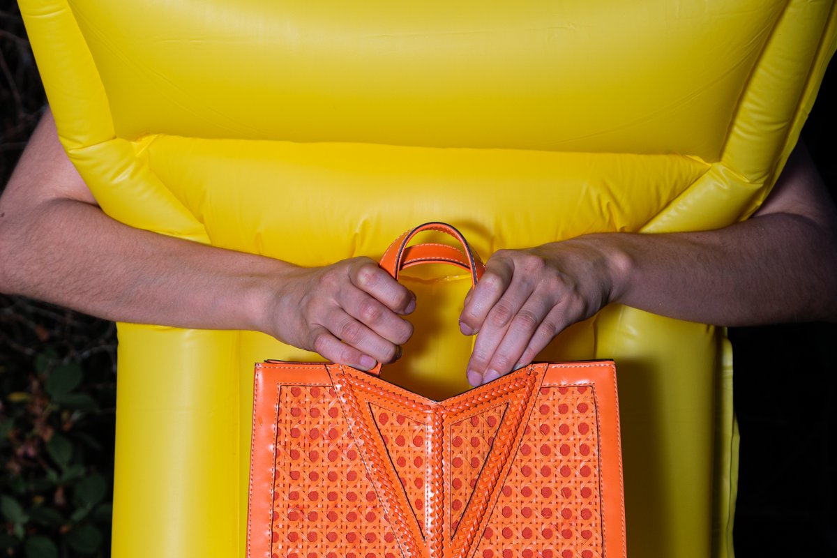 Ryzí lança coleção de bolsas de palha coloridas