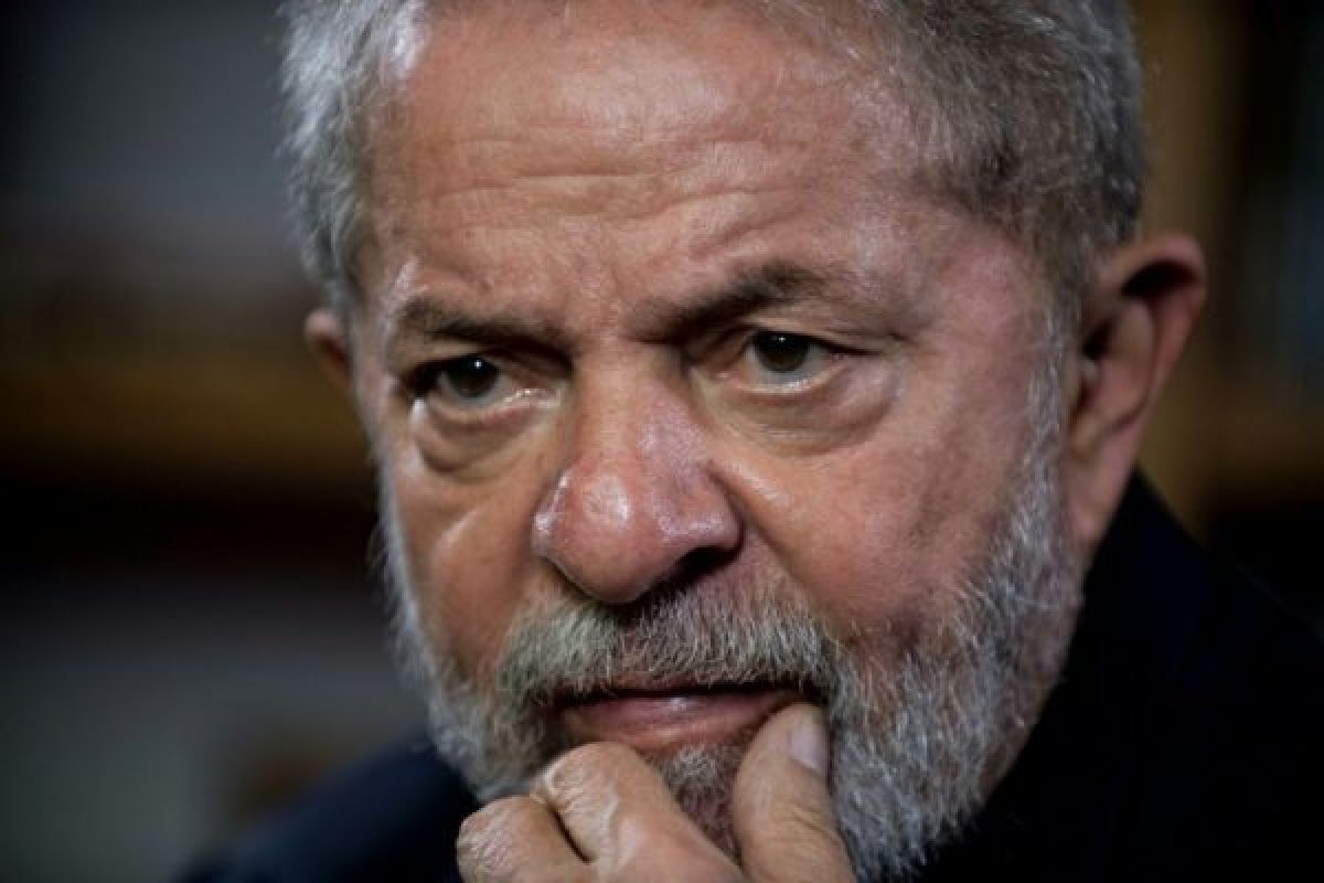 Juiz determina que Lula seja transferido para presídio em Tremembé