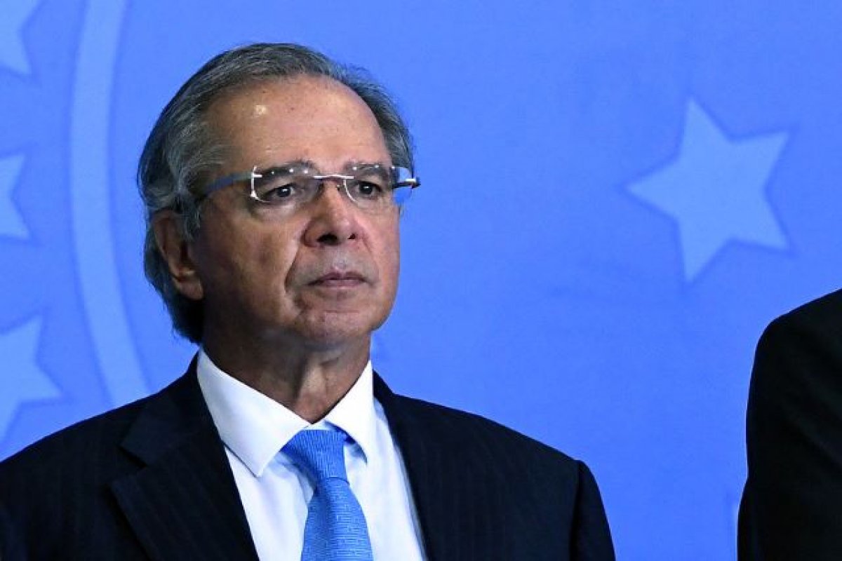 Guedes diz governo vai apresentar nova meta fiscal para 2021