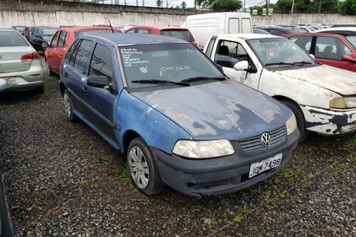 Detran faz leilão online com 610 lotes de veículos e sucatas
