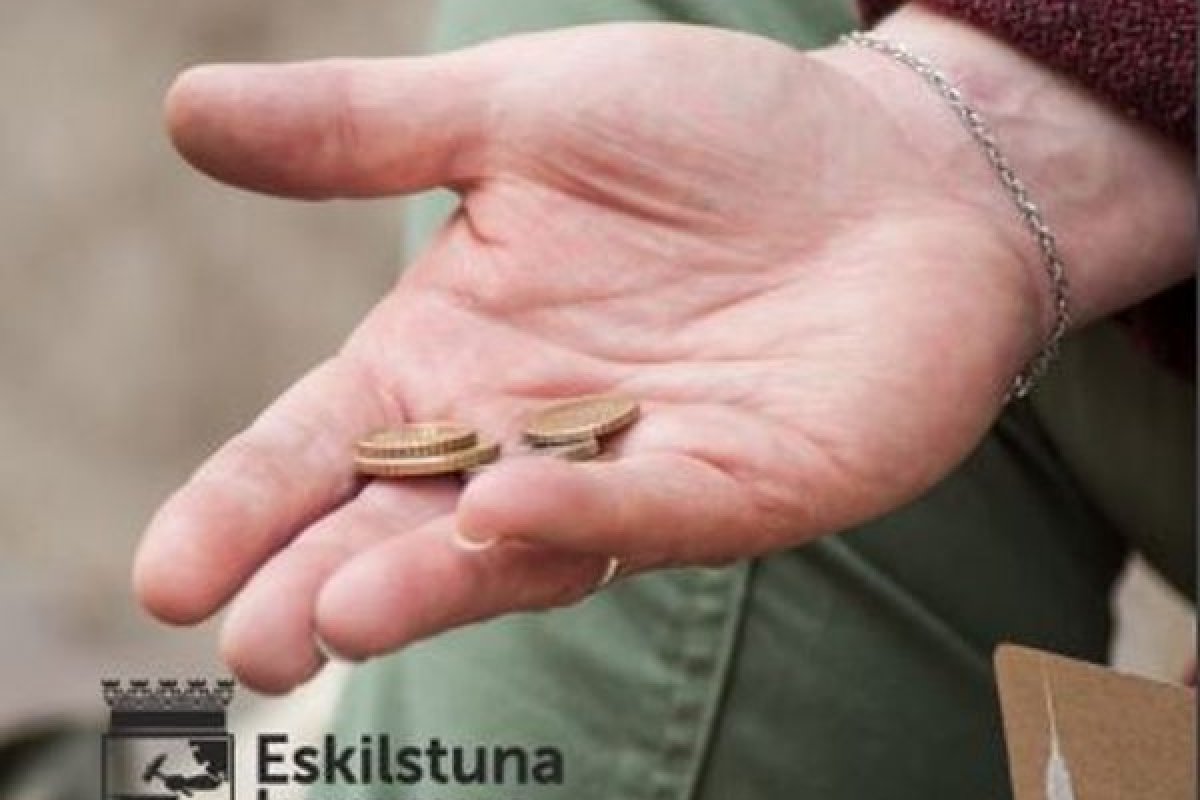 Cidade vai exigir licença para mendigos pedirem esmola nas ruas