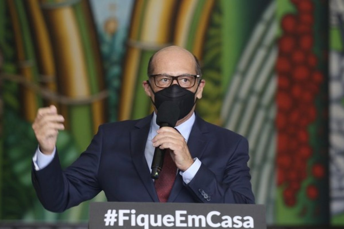 Butantan diz que não irá solicitar o uso emergencial da Coronavac para a Anvisa