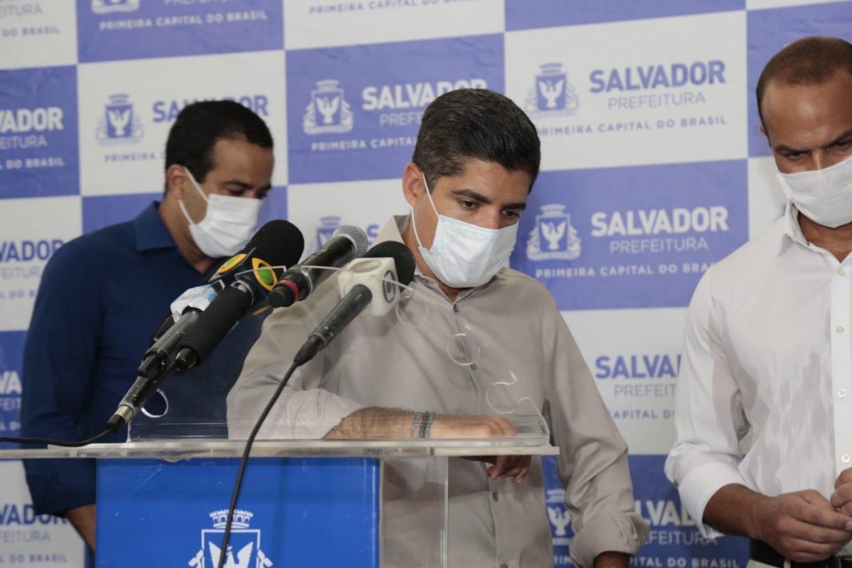 "Se tivesse chegado com antecedência, eu poderia ter me organizado", diz Neto sobre não ir a evento com Bolsonaro