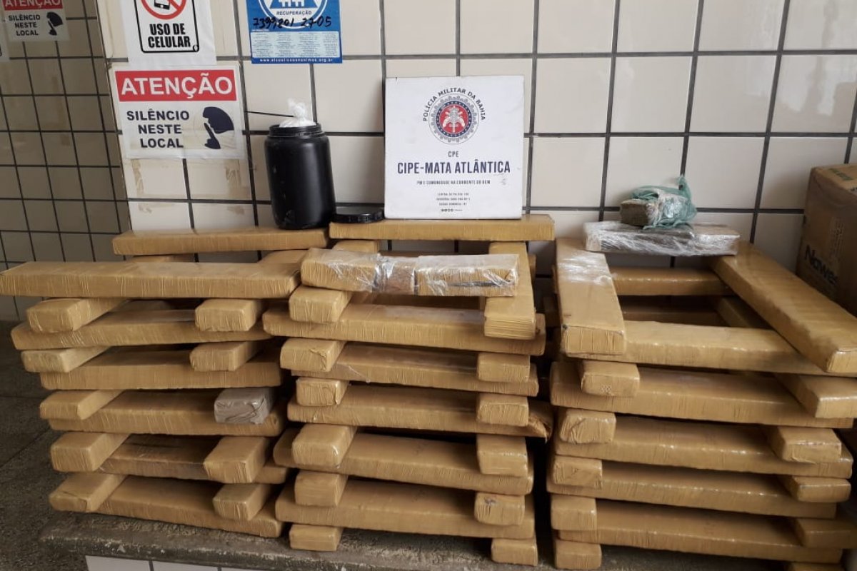 Após denúncia anônima, agentes da Cipe Mata Atlântica apreendem 98 quilos de maconha em imóvel