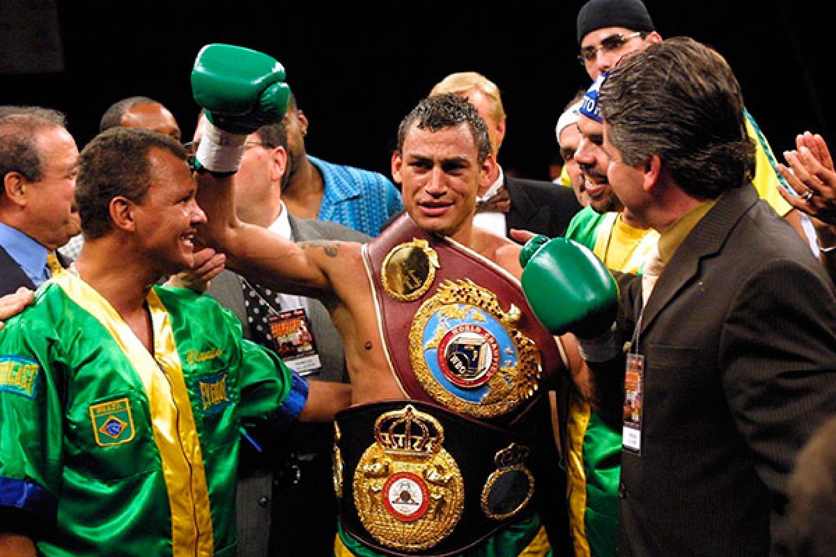 Há 20 anos, Popó alcançava o primeiro título mundial da carreira