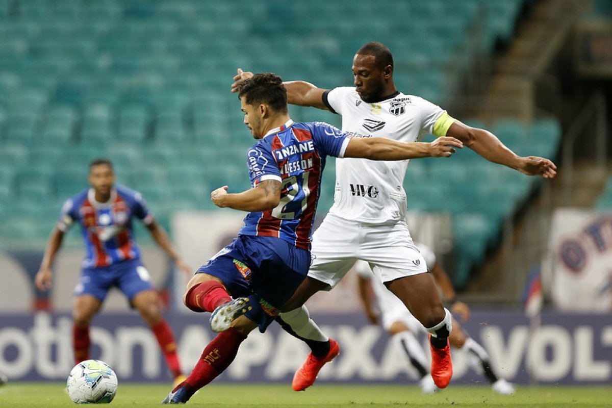 Com "lei do ex", Bahia perde para o Ceará na Fonte Nova e chega a terceira derrota consecutiva no Brasileirão