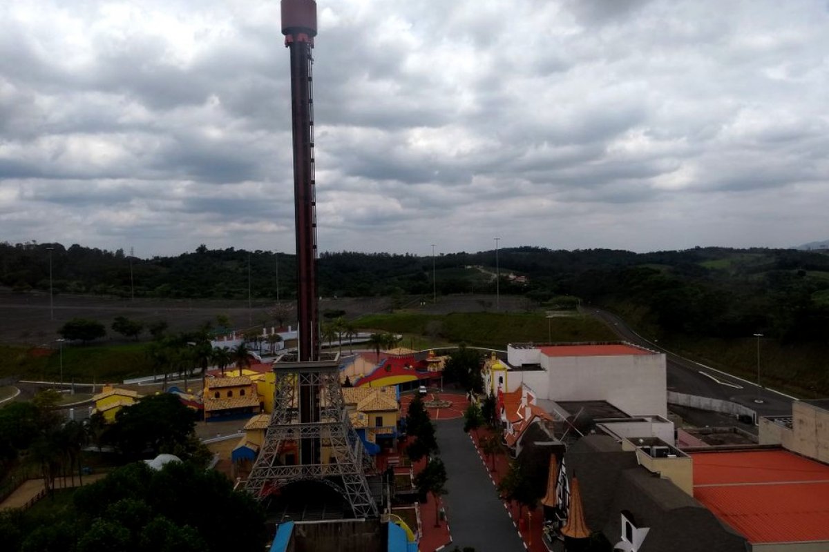 Parque Hopi Hari, em SP, decide reabrir brinquedo onde adolescente morreu em 2012