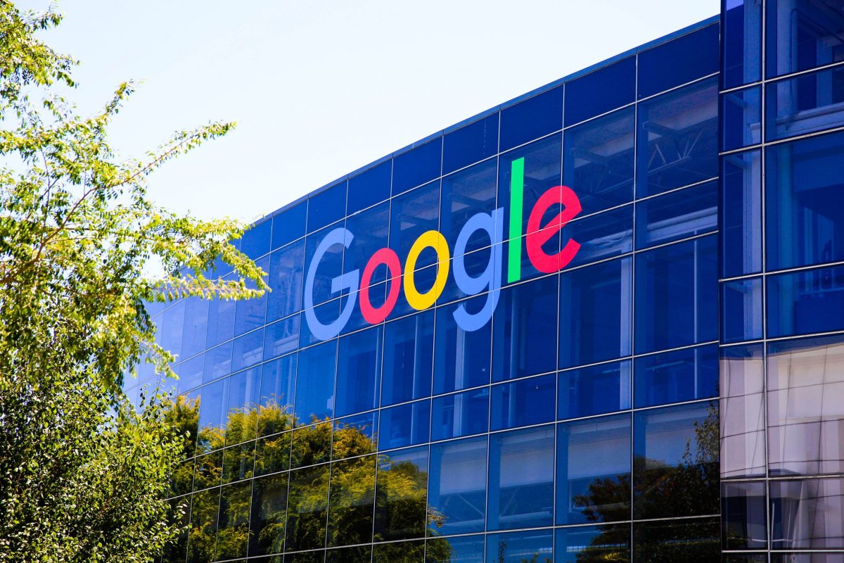 Mais de 1,5 mil funcionários do Google assinam petição contra empresa após demissão de cientista negra