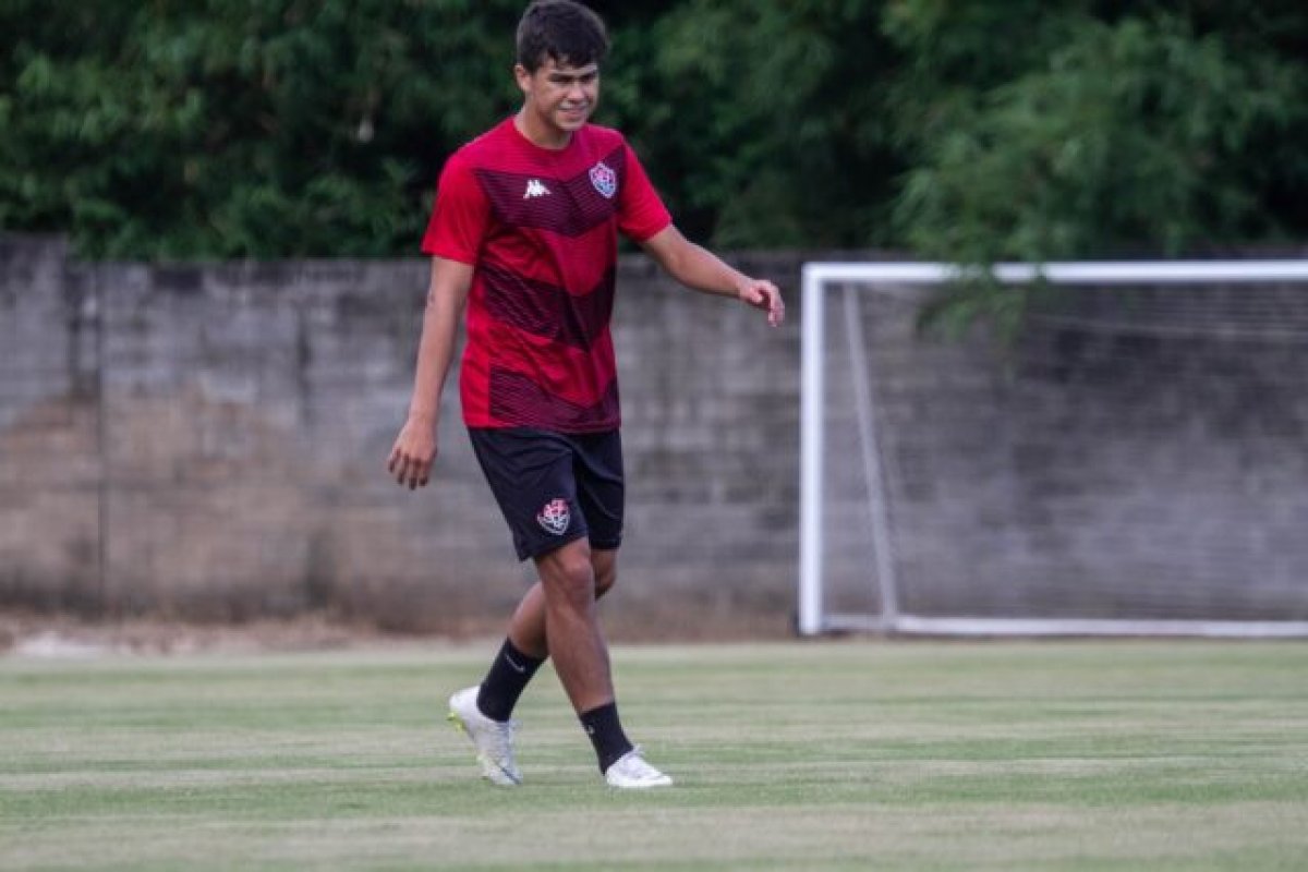Vitória: Leocovick testa positivo para Covid-19 e não joga partida contra Cuiabá 