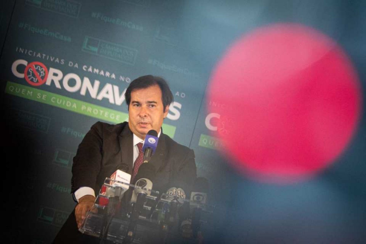 Maia diz que "brasileiros podem começar a entrar em pânico" se governo não definir Plano de Vacinação contra a Covid