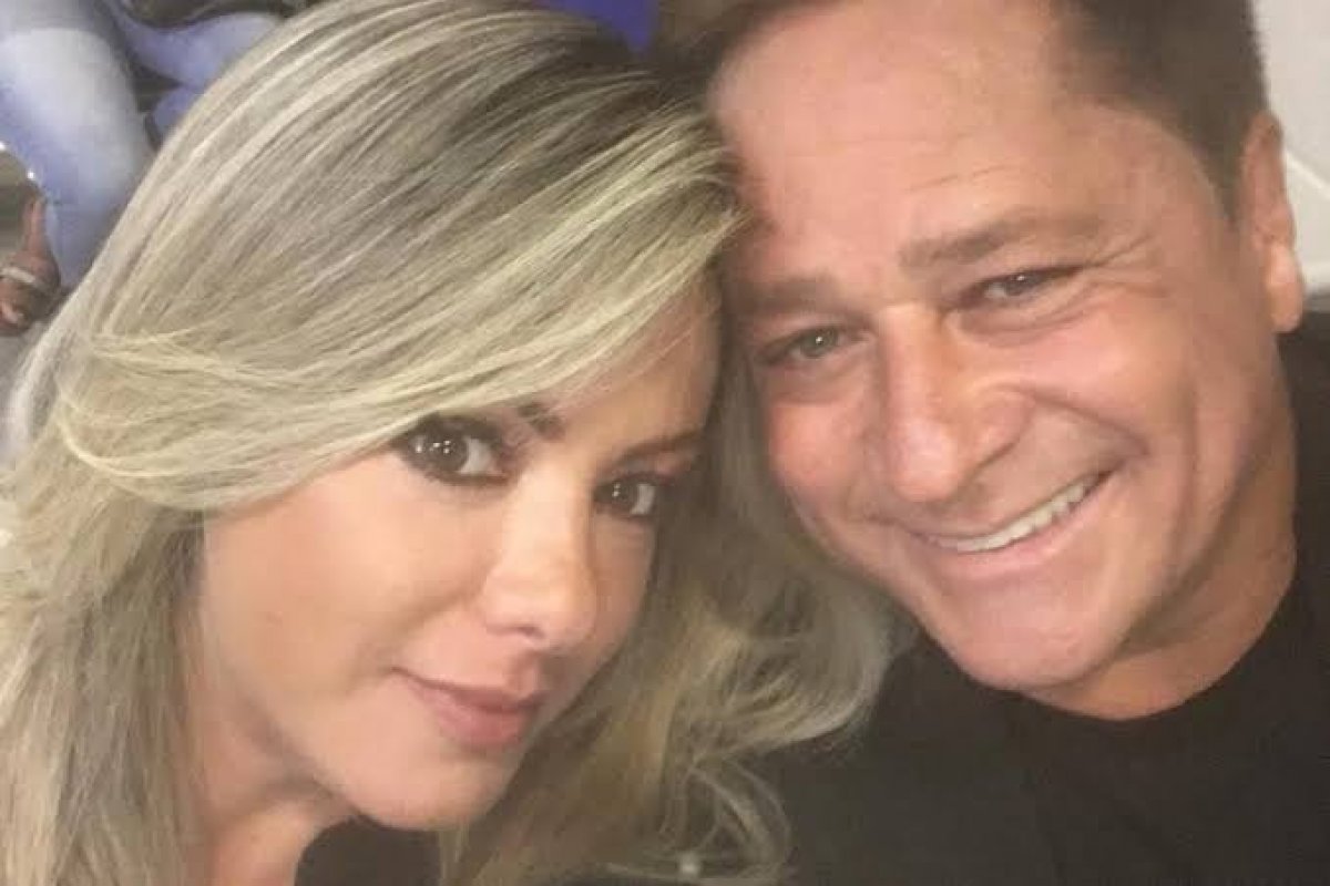 Poliana Rocha, mulher do cantor Leonardo, está com Covid-19