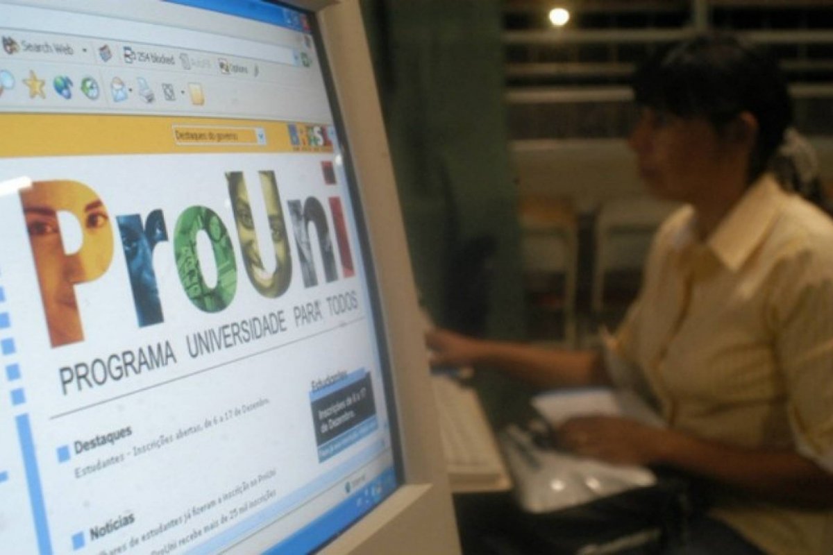 Inscrições para Prouni e Fies em 2021 abrem em janeiro, diz MEC 