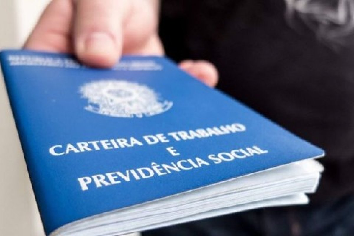 Governo Federal autoriza permanência indeterminada de refugiados com vínculo formal de trabalho