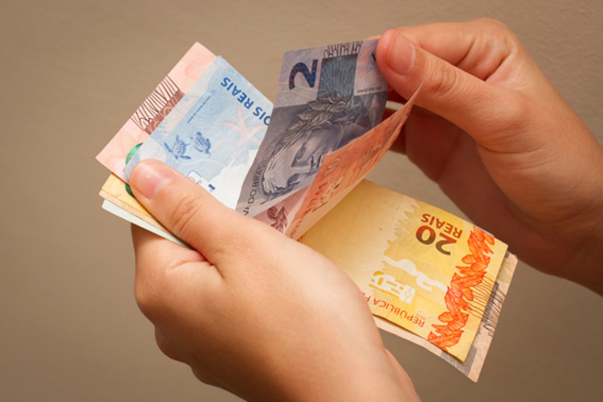 13º salário: entenda quais as mudanças no pagamento para quem teve contrato de trabalho suspenso