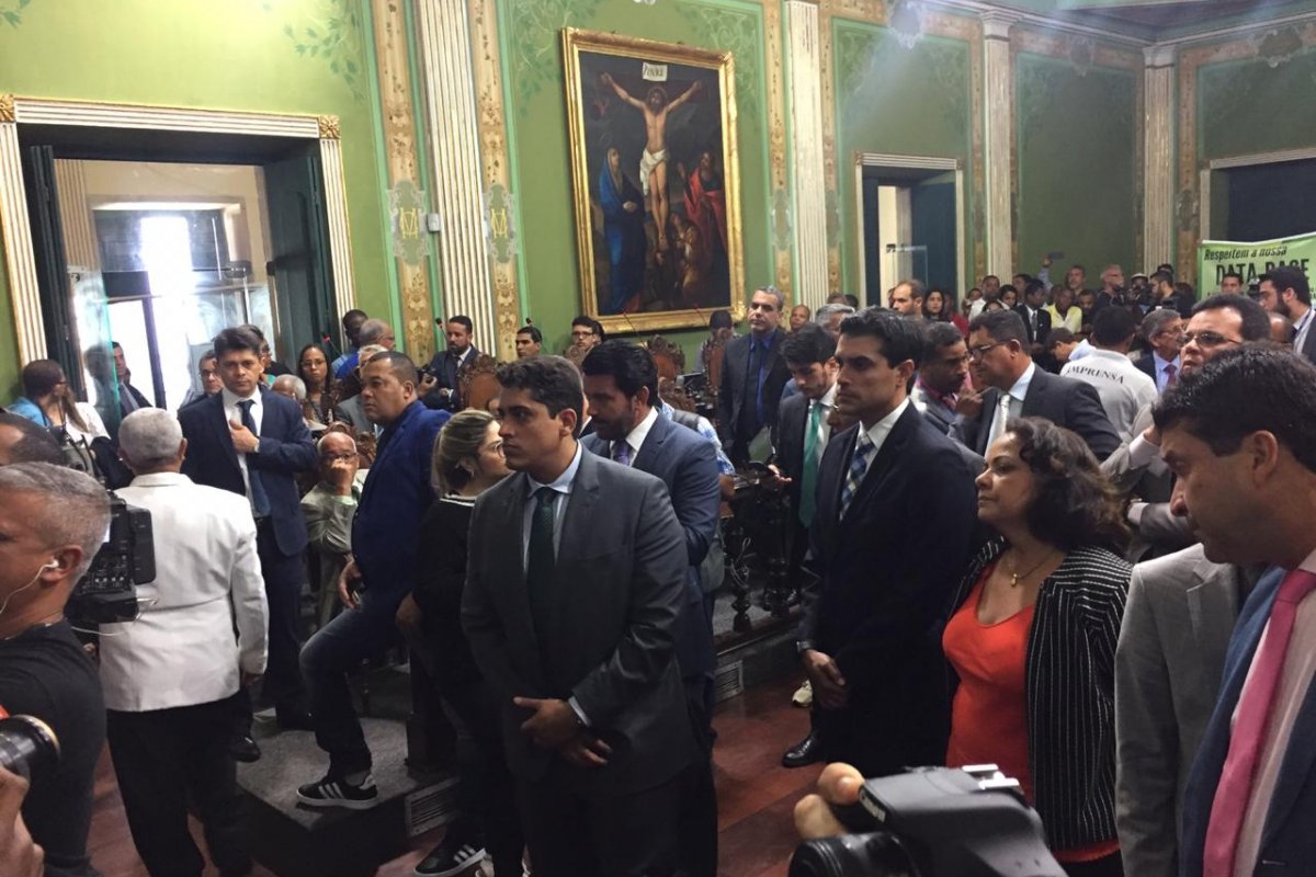 Câmara aprova isenção de ISS para empresas de ônibus em Salvador