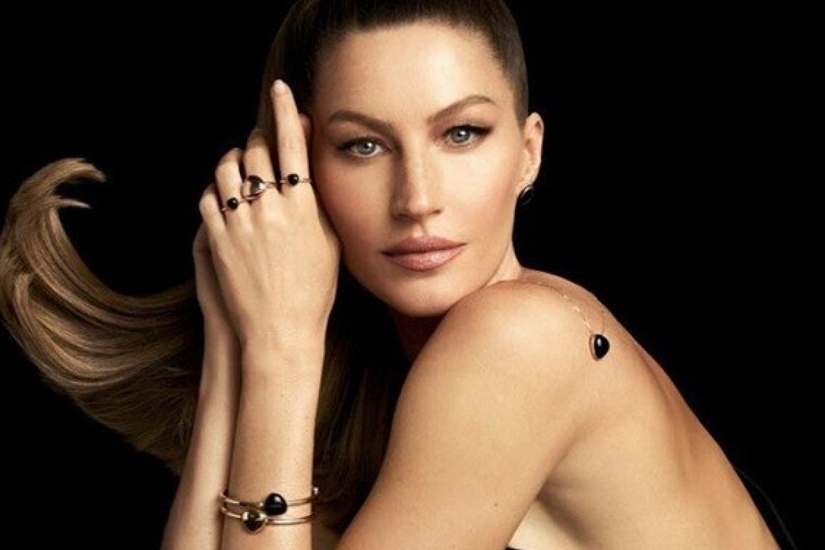 Linda! Gisele Bündchen estrela campanha de Natal da Vivara