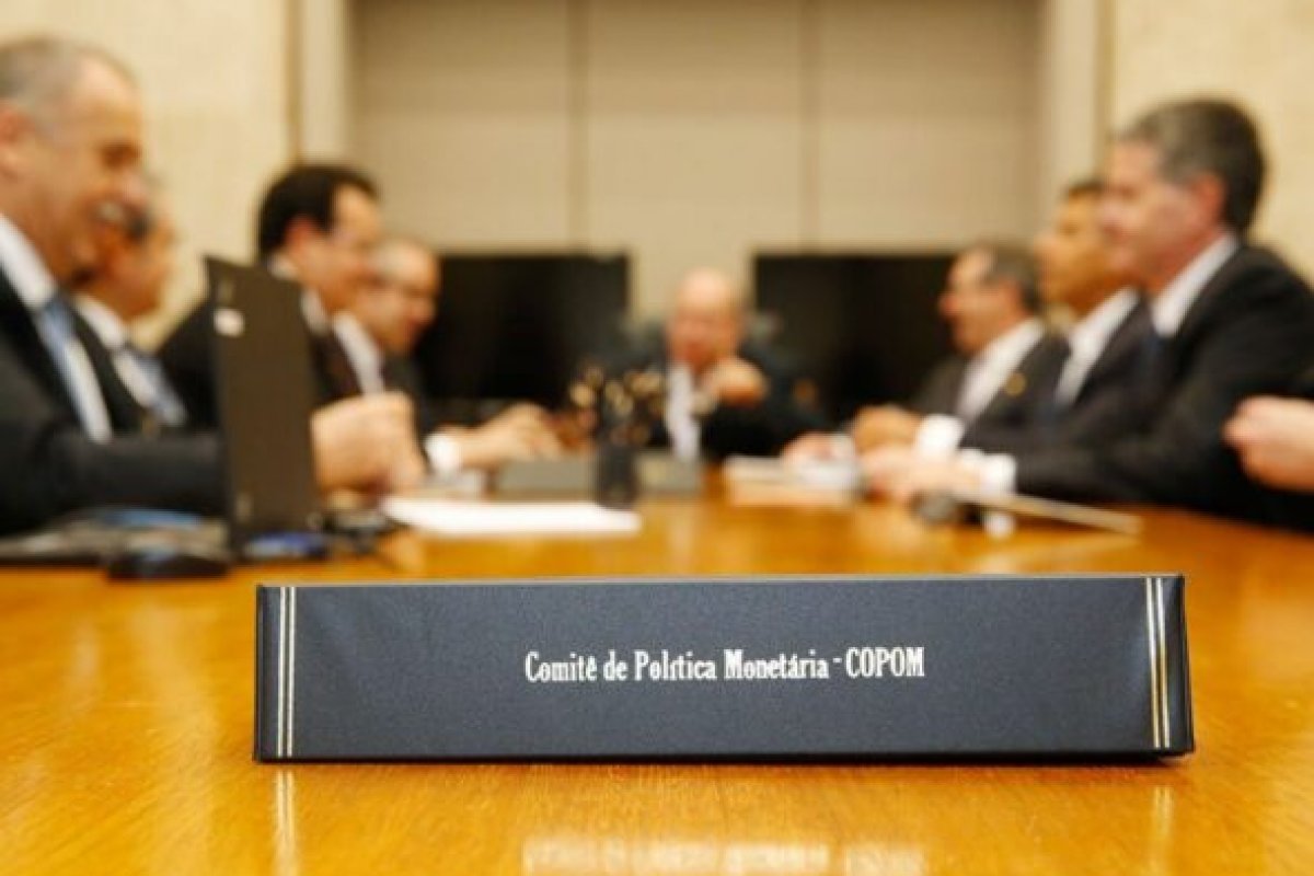 Copom realiza última reunião do ano nesta quarta (9); há expectativa para que manutenção dos juros siga em 2%