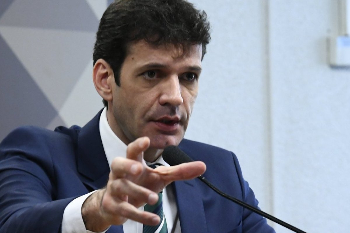 Bolsonaro demite o ministro do Turismo, Marcelo Álvaro Antônio