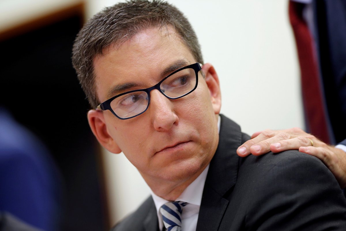 Gilmar Mendes proíbe apurações que envolvam jornalista Glenn Greenwald