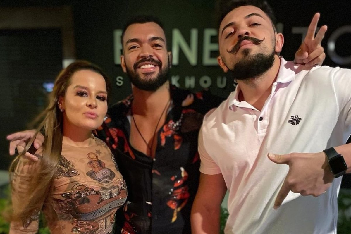 Henrique Casttro se encontra com Maiara (dupla com Maraisa) e Thiago Brava para Noite do Fuxico