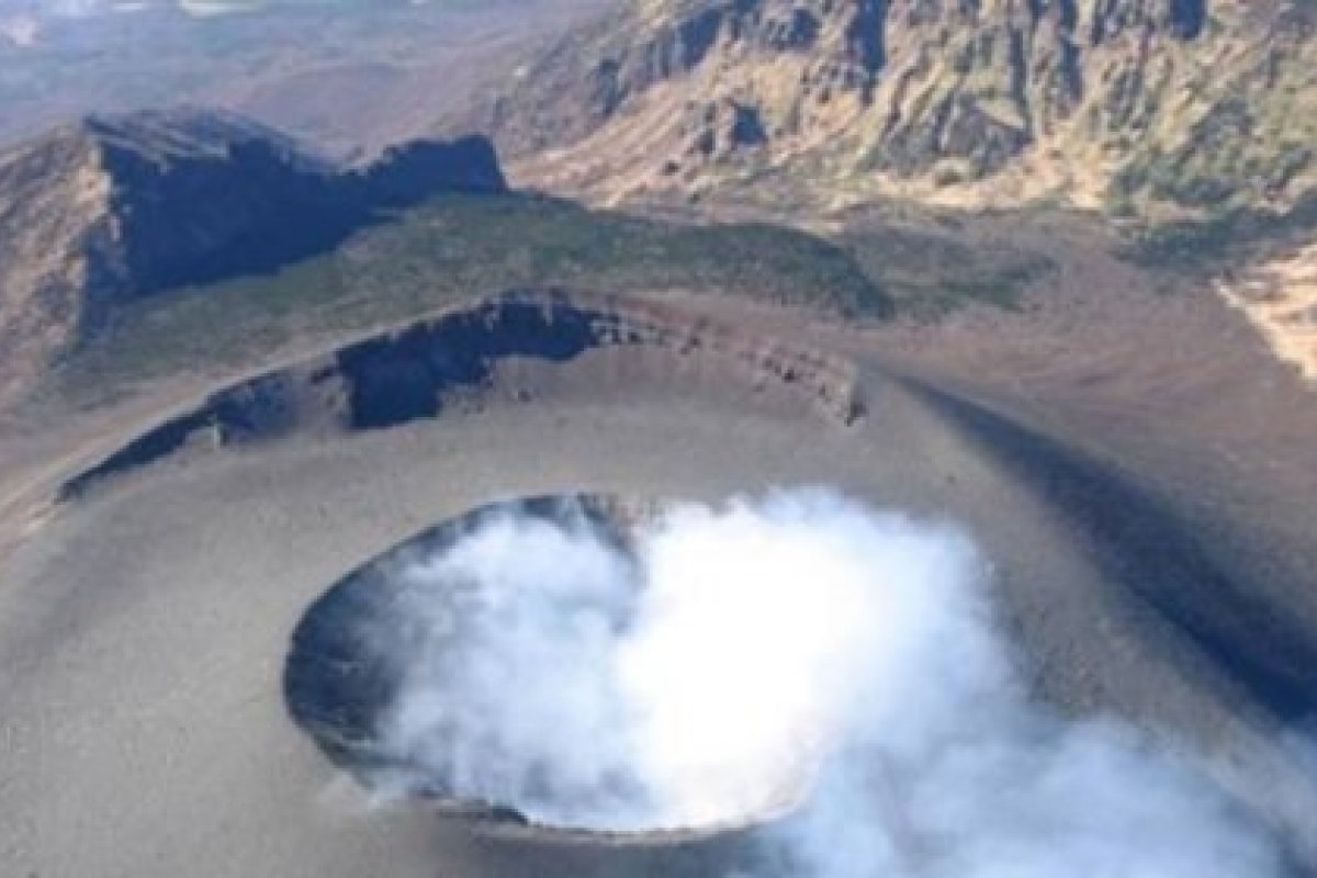 Japão mantém alerta de atividade vulcânica