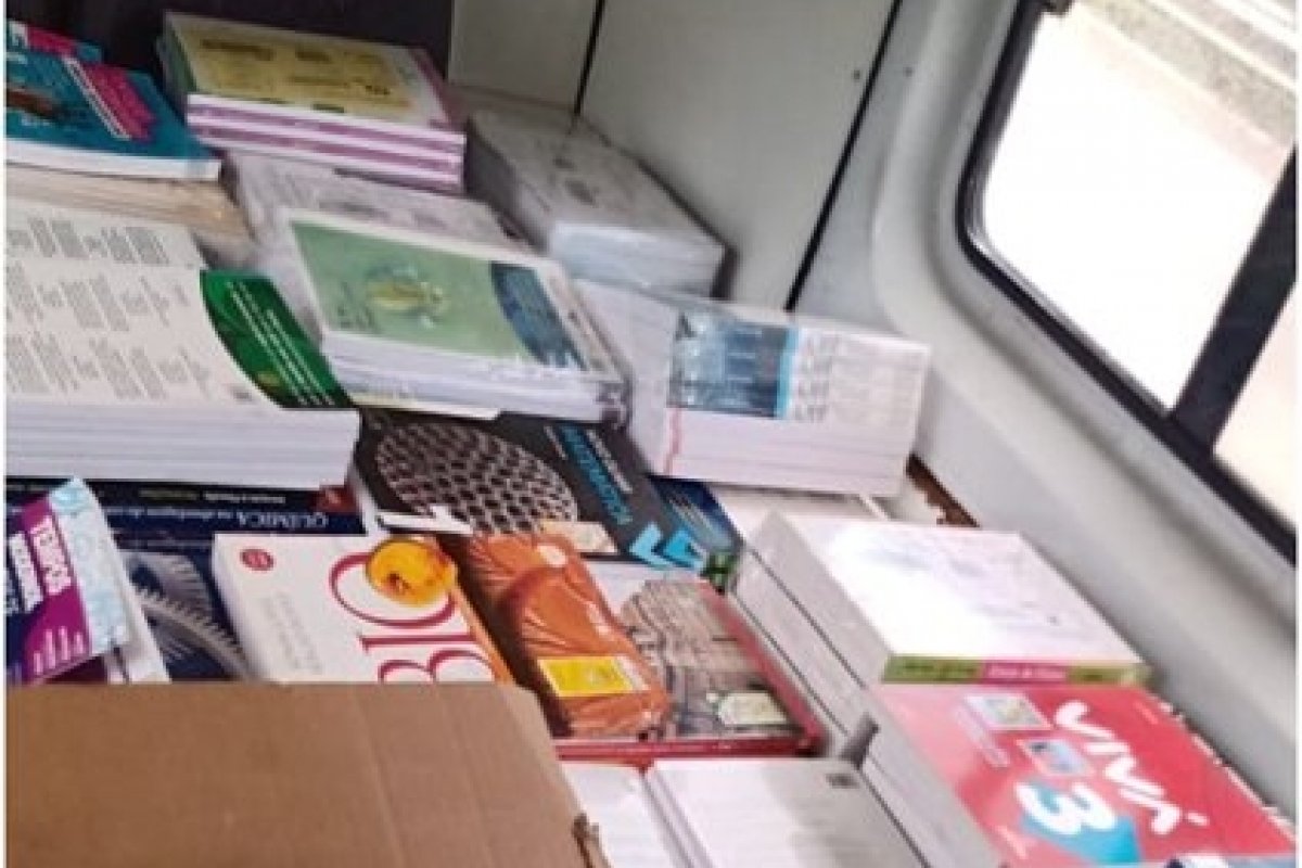 Campanha arrecada livros para a educação de pessoas privadas de liberdade no Conjunto Penal Masculino de Salvador - CPMS