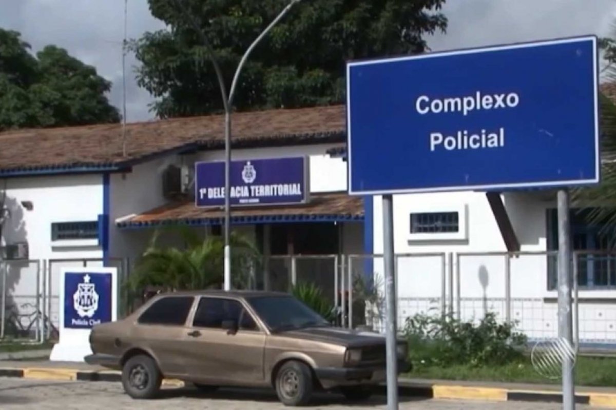 Detentos serram grade e fogem de carceragem de delegacia em Porto Seguro