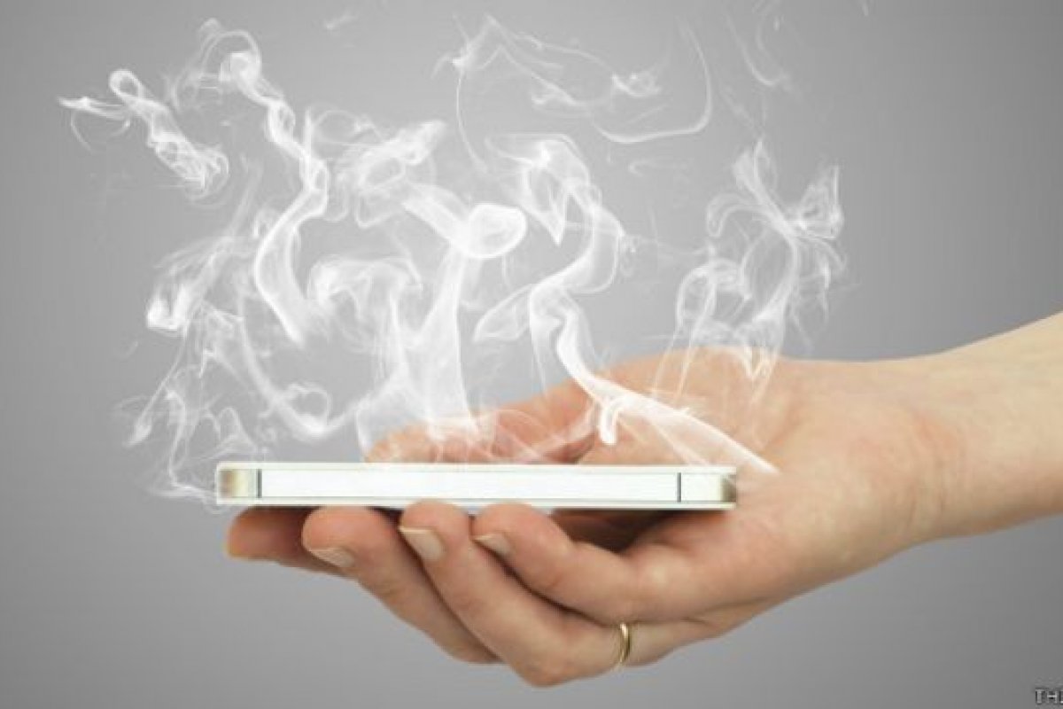 Celulares podem sofrer danos com altas temperaturas do verão