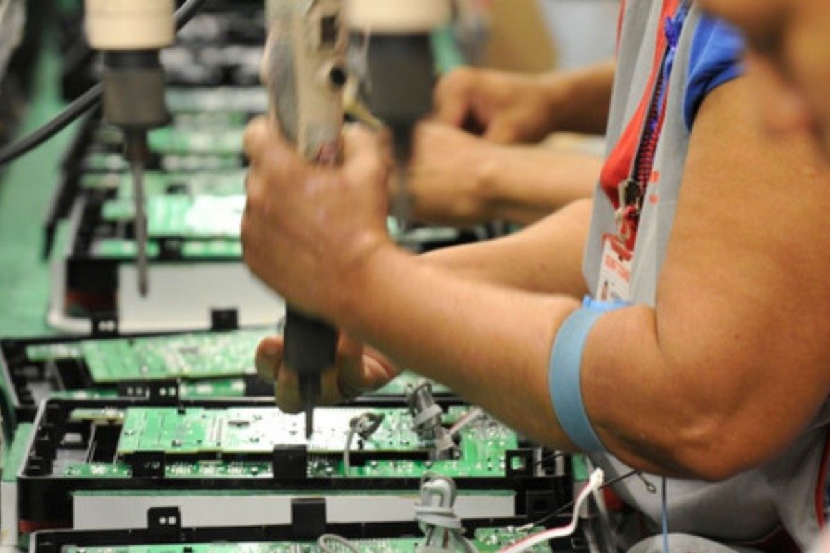 Indústria eletroeletrônica fecha 2020 com 9 mil trabalhadores a mais que no ano passado