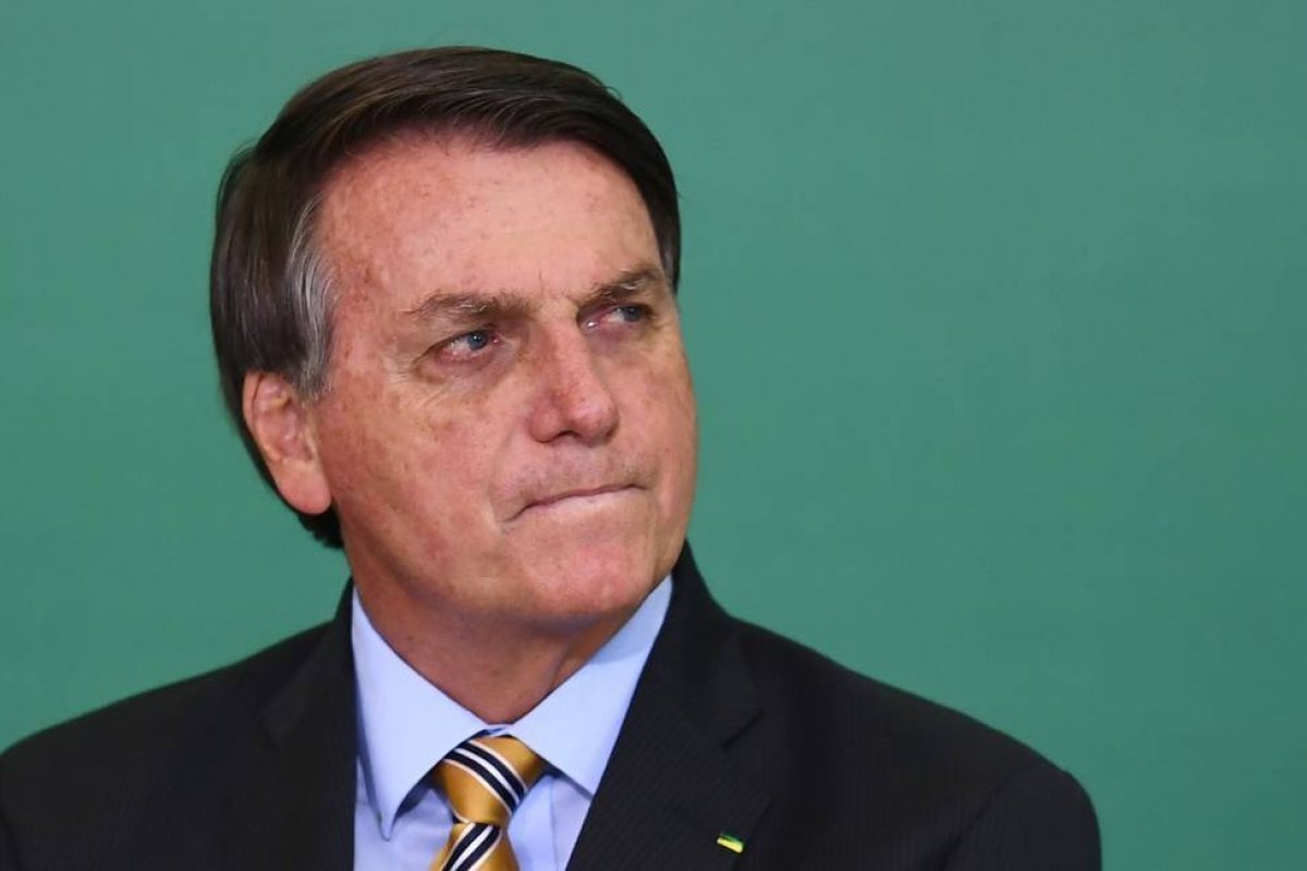 Bolsonaro veta integralmente PL que previa o repasse de R$ 4 bilhões para transporte público