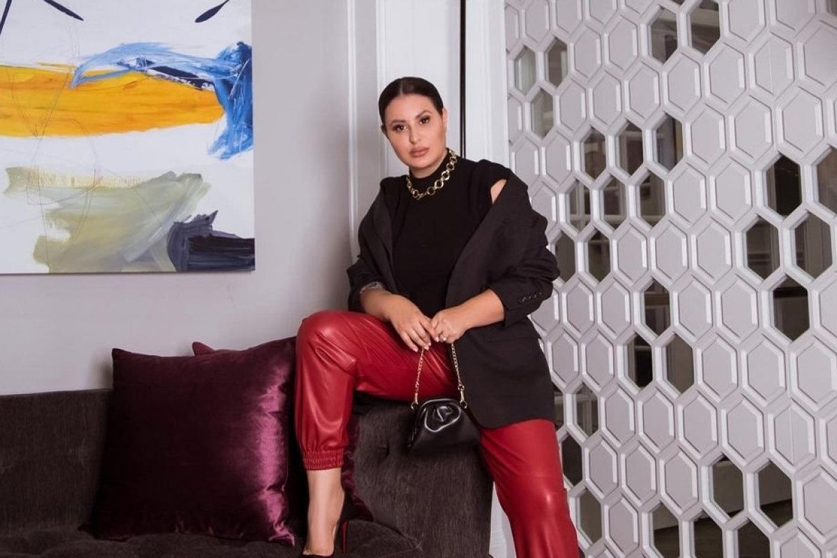 Pretinho nada básico: Personal stylist Jana Lee ensina 4 formas de usar blazer preto