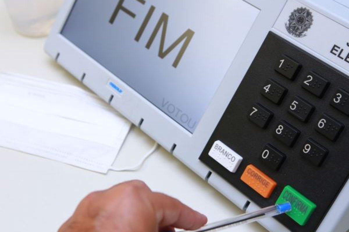 Segundo pesquisa, maioria do eleitorado que deixou de votar alegou medo da Covid-19