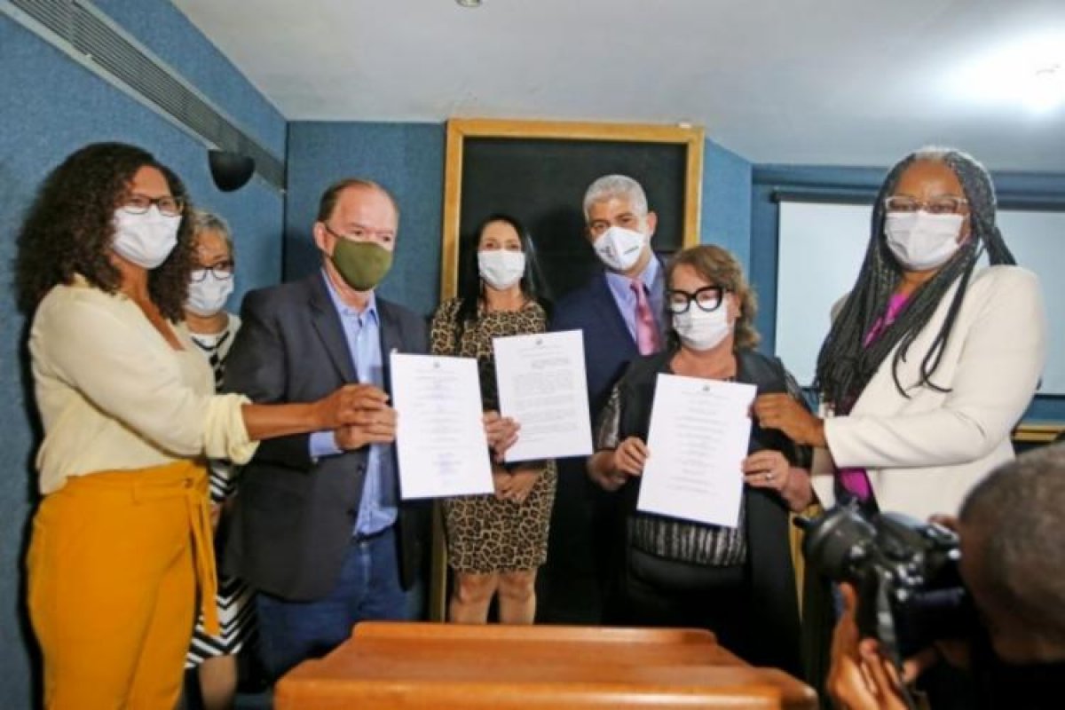 Governo lança protocolo que padroniza investigação de feminicídio na Bahia