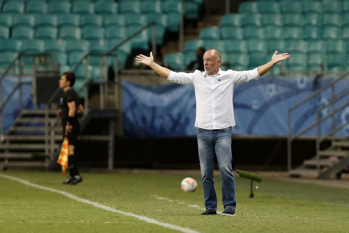 Bahia entra com representação contra arbitragem do jogo com o Defensa y Justicia