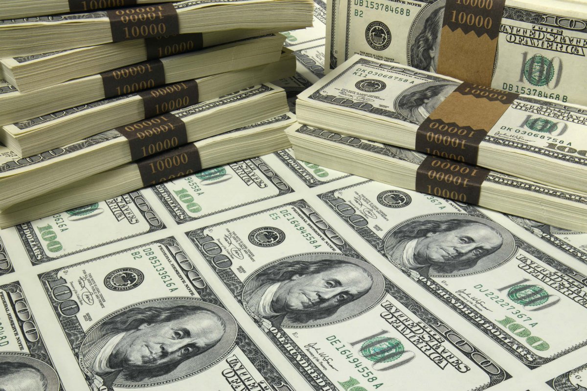 Moeda americana fecha no menor valor desde junho e cai para R$ 5,03 